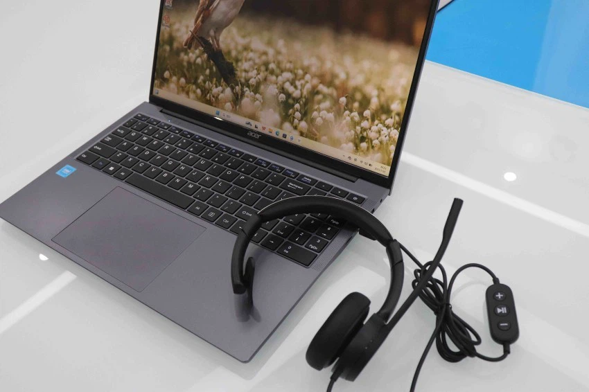 Single Ear Headset With Microphone price